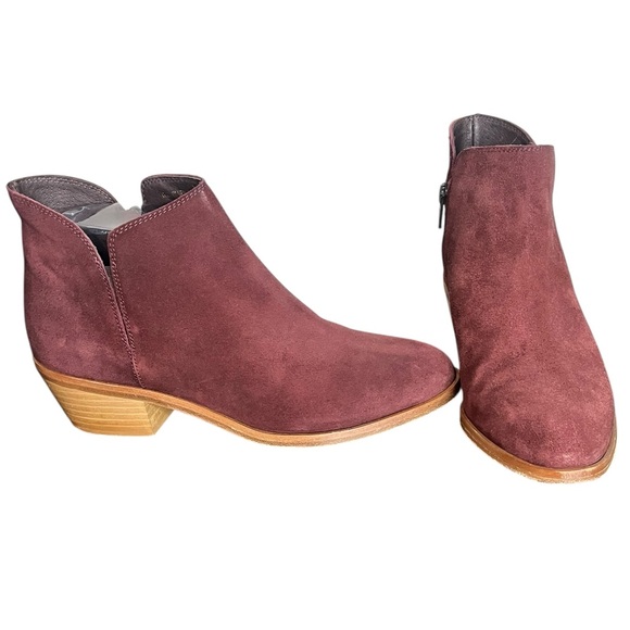 GARNET HILL Burgundy‎ Suede Leather Stacked Heel Ankle Bootie Women\'s Size 7.5